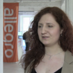 Misie i serduszka odchodzą do lamusa, Polacy kupują coraz odważniejsze prezenty na Walentynki