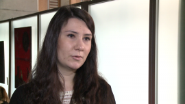 Wielkanocne wyjazdy coraz popularniejsze wśród Polaków. Najczęściej wybierana destynacja to Rzym Podróże, LIFESTYLE - Coraz więcej Polaków decyduje się spędzić Wielkanoc za granicą zamiast przy rodzinnym stole. Najpopularniejsze kierunki wyjazdów to europejskie stolice, głównie Rzym, Paryż i Londyn. Spragnieni słońca i ciepła Polacy chętnie wybierają także egzotyczne kurorty, np. w Maroku lub na Malcie. Przy organizacji wielkanocnych wyjazdów coraz więcej osób rezygnuje z pośrednictwa biur podróży i samodzielnie poszukuje przelotów i miejsc noclegowych.