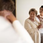 Seniorzy w grupie ryzyka, a co z ich opiekunami? Dzień Opiekuna Osób Starszych